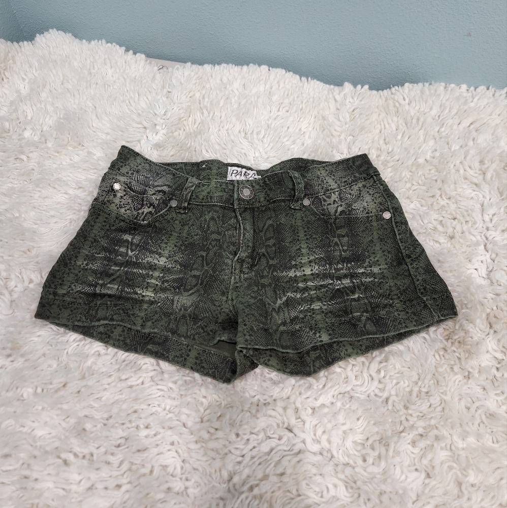 Sexy Y2K Exotic PARA Animal Pattern Shorts, Size 7